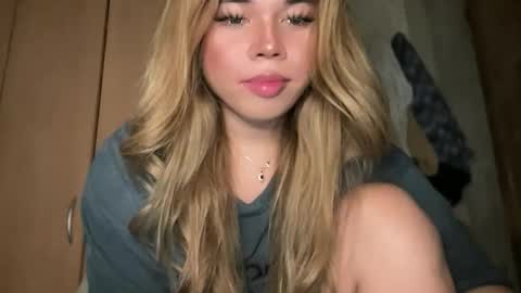 Snapshot of sweetalexa19 chatting on 04-04-26, 12:46 alexa your one and only queen online show from 04-04-26, 12:46