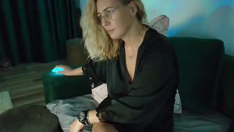 Ania online show from 09-18-25, 10:23