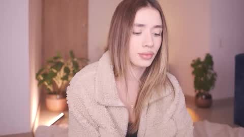 Camila online show from 12-05-25, 03:09