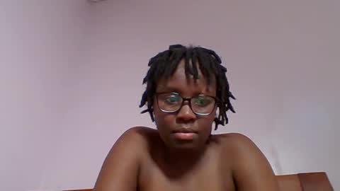 Snapshot of sweetariah1 chatting on 07-28-26, 04:30 Ariah online show from 07-28-26, 04:30