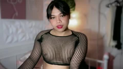 Snapshot of sweetasian_leith20 chatting on 04-25-26, 06:05 Leith Madrigal online show from 04-25-26, 06:05