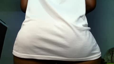 Snapshot of sweetbigass318797 chatting on 07-27-26, 08:21 Sweetbigass online show from 07-27-26, 08:21
