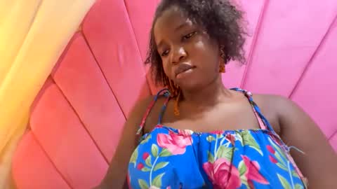 Snapshot of sweetcoochiex chatting on 10-30-25, 07:14 sweetcoochiex online show from 10-30-25, 07:14