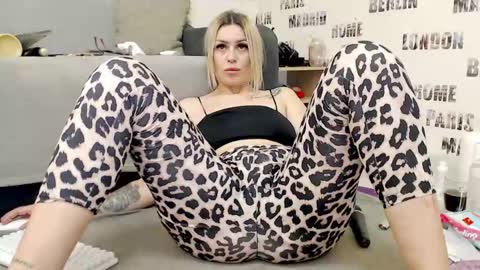 Snapshot of sweetdaiana23 chatting on 05-28-26, 07:44 Daiana Onlyfans - Blonddaiana online show from 05-28-26, 07:44