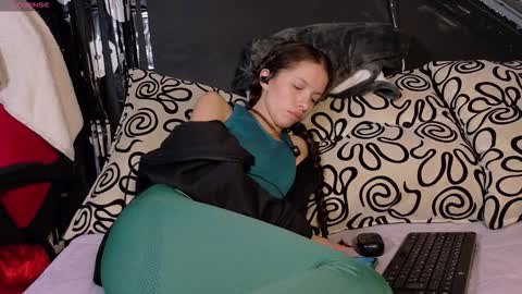 sweetdam12 online show from 10-20-25, 07:58