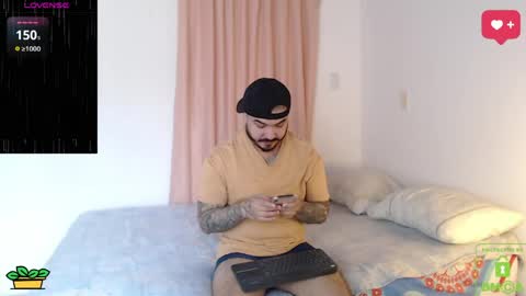Snapshot of sweetdesires_ chatting on 05-31-26, 02:46 online show from 05-31-26, 02:46