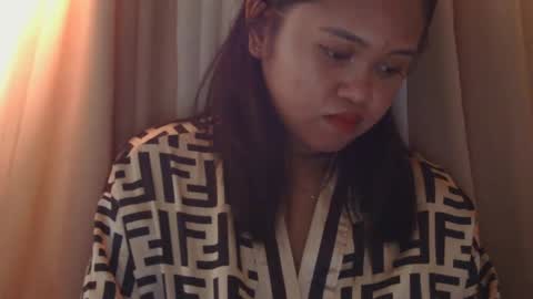 Snapshot of sweetdianne88 chatting on 02-11-25, 08:15 Dianne online show from 02-11-25, 08:15