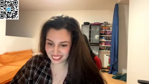 Snapshot of sweetfenomen67 chatting on 05-20-26, 09:10 Joanna online show from 05-20-26, 09:10