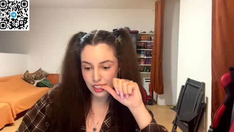 Snapshot of sweetfenomen67 chatting on 06-04-26, 07:09 Joanna online show from 06-04-26, 07:09