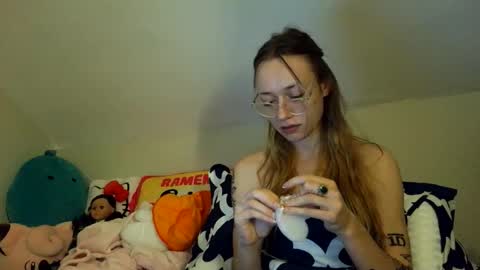 Snapshot of sweetgirlls chatting on 04-28-26, 05:01 sweetgirlls online show from 04-28-26, 05:01