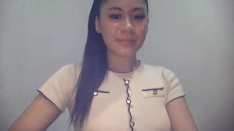 sweetgirllucy24xx online show from 06-10-26, 02:38