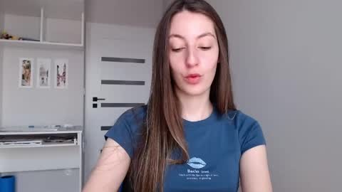 Emma  online show from 05-22-26, 07:37