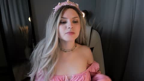 Kira online show from 12-08-24, 03:13