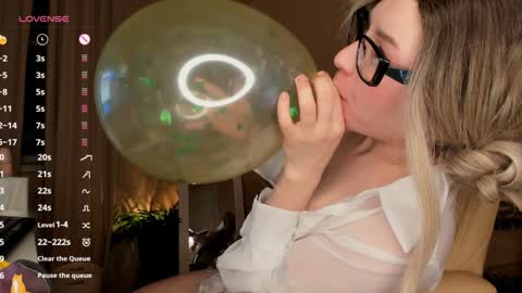 Kira online show from 01-26-25, 09:18