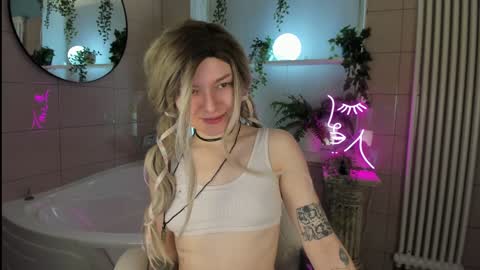 Kira online show from 01-30-25, 09:25