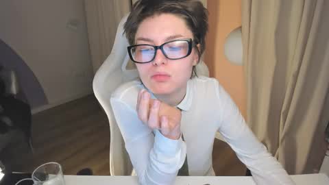 Kira online show from 02-23-25, 10:09