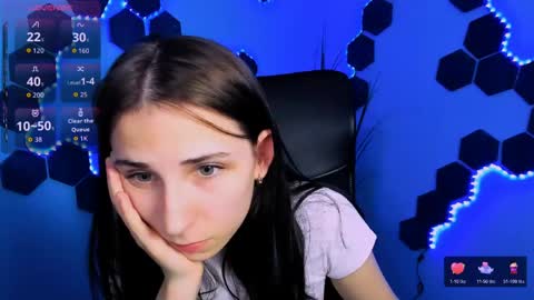 Snapshot of sweetie_chloe_ chatting on 05-11-26, 04:04 Chloe online show from 05-11-26, 04:04