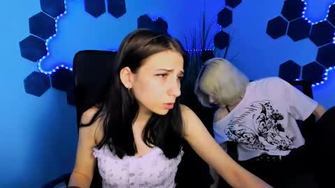 Snapshot of sweetie_chloe_ chatting on 05-12-26, 08:44 Chloe online show from 05-12-26, 08:44