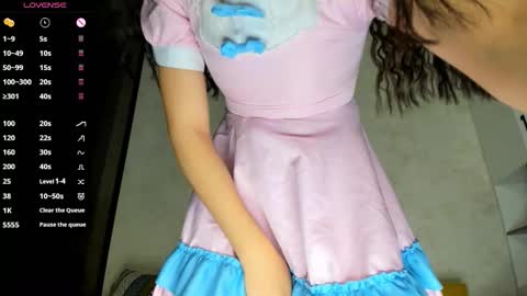 sweetie_peach_ online show from 11-10-25, 05:17