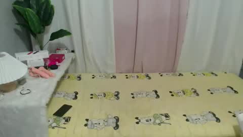 -TheGirlnamedJULIA- online show from 10-17-25, 05:43