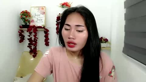 Snapshot of sweetladyboyx chatting on 01-12-25, 12:07   online show from 01-12-25, 12:07