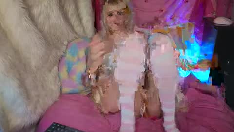 Snapshot of sweetlaumina chatting on 01-08-25, 07:34 Sweet Laumina online show from 01-08-25, 07:34