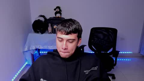 Snapshot of sweetlian_04 chatting on 12-11-24, 06:58 Lian online show from 12-11-24, 06:58