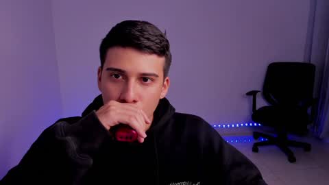 Snapshot of sweetlian_04 chatting on 01-14-25, 04:57 Lian online show from 01-14-25, 04:57