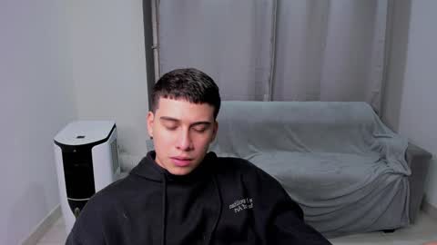 Snapshot of sweetlian_04 chatting on 01-29-25, 05:51 Lian online show from 01-29-25, 05:51