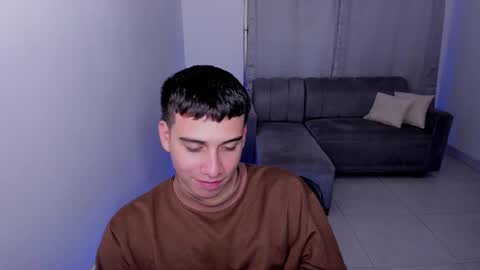 Snapshot of sweetlian_04 chatting on 03-10-25, 05:54 Lian online show from 03-10-25, 05:54