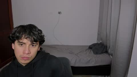 Snapshot of sweetlian_04 chatting on 10-06-25, 04:10 Lian online show from 10-06-25, 04:10