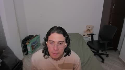 Snapshot of sweetlian_04 chatting on 03-13-26, 11:44 Lian online show from 03-13-26, 11:44