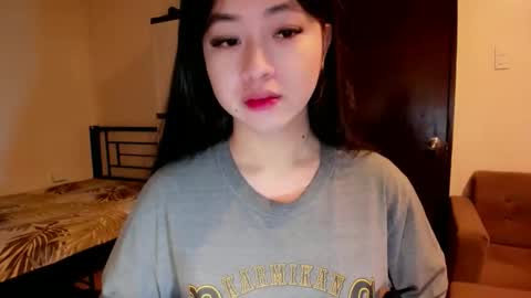 Zoe online show from 10-11-25, 02:11