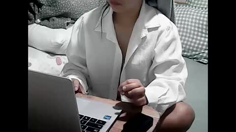 SexyPInay with small tits online show from 03-17-26, 06:17