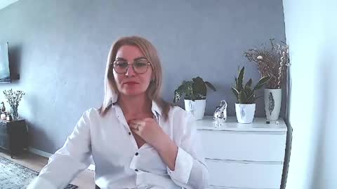 Snapshot of sweetmarthaaa chatting on 05-14-26, 12:23 sweetmarthaaa online show from 05-14-26, 12:23