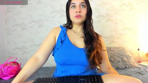 Snapshot of sweetmeggan_ chatting on 11-04-25, 12:15 Megan online show from 11-04-25, 12:15