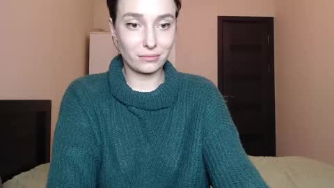Mia online show from 05-28-26, 05:43