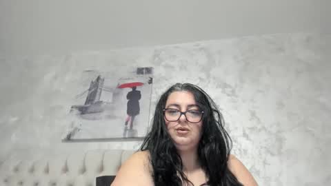 Snapshot of sweetmiki9 chatting on 05-12-26, 07:55 sweetmiki9 online show from 05-12-26, 07:55