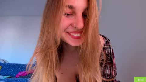 Snapshot of sweetmila1 chatting on 10-30-25, 12:39 Mila online show from 10-30-25, 12:39