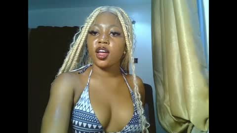 Snapshot of sweetmila9 chatting on 06-07-26, 06:28 sweetmila9 online show from 06-07-26, 06:28