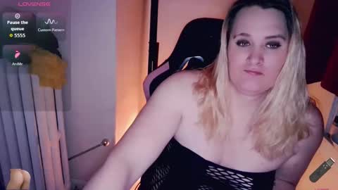 Snapshot of sweetmorgan90 chatting on 05-04-26, 01:23 SweetMorgan online show from 05-04-26, 01:23