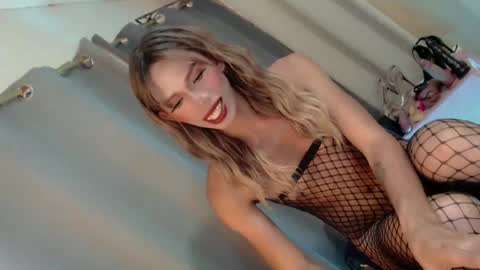 sweetnaughty_mia online show from 07-12-26, 08:16