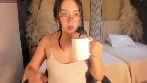 Snapshot of sweetnova_ chatting on 06-11-26, 12:43 Sweet Nova online show from 06-11-26, 12:43