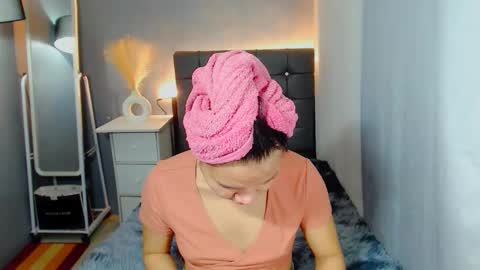 Snapshot of sweetnwildts chatting on 10-13-25, 01:38 Ghena online show from 10-13-25, 01:38