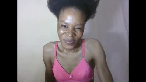 ESTHER online show from 05-07-26, 01:55