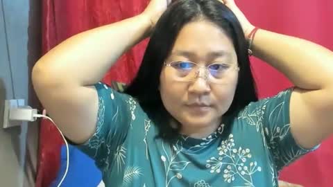Snapshot of sweetpilipina88 chatting on 04-22-26, 03:09 MIA online show from 04-22-26, 03:09