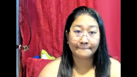 Snapshot of sweetpilipina88 chatting on 04-25-26, 08:17 MIA online show from 04-25-26, 08:17