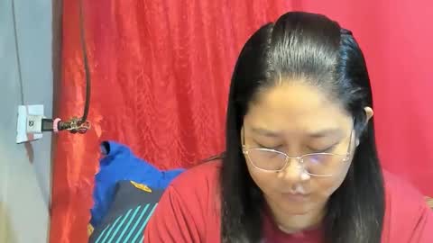 Snapshot of sweetpilipina88 chatting on 05-05-26, 12:29 MIA online show from 05-05-26, 12:29