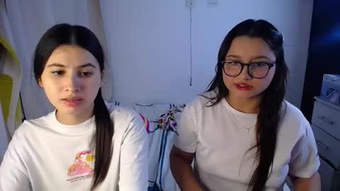 Snapshot of sweetpink1_ chatting on 10-18-25, 02:47 Caro  Lily online show from 10-18-25, 02:47