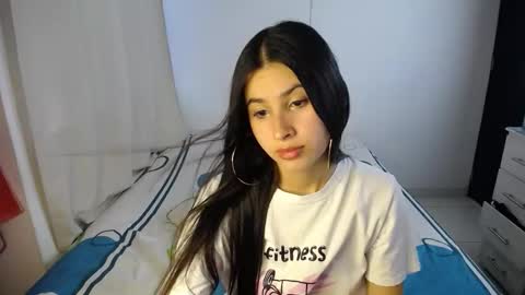 Snapshot of sweetpink1_ chatting on 10-19-25, 09:15 Caro  Lily online show from 10-19-25, 09:15